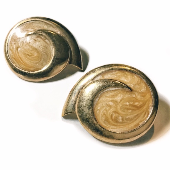 Signed Monet c1980 Large Pearlized Clip Earrings - Picture 1 of 2